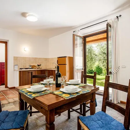 Nice In W/ Outdoor Swimming Pool&1 Bedrooms Appartement Narni